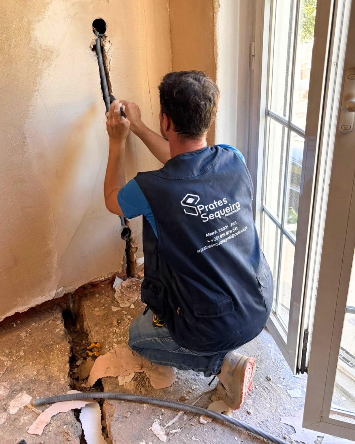 Equipa da Prates Sequeira Remodelações em obra